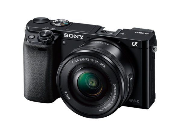 2014年発売の デジタル一眼カメラ「α6000」販売終了へ 最終価格改定で