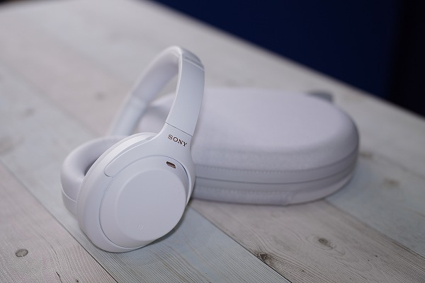 限定色  ソニー  ヘッドホン  SONY WH-1000XM4  WHITE