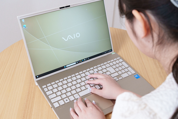 VAIO F16 レビュー