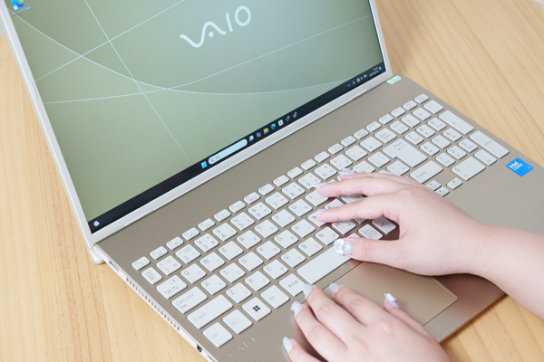 VAIO F16 レビュー