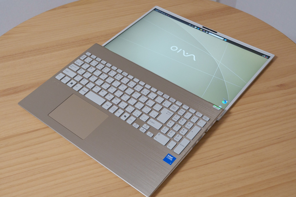 VAIO F16 レビュー