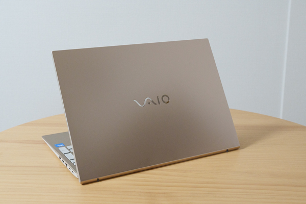 VAIO F16 レビュー