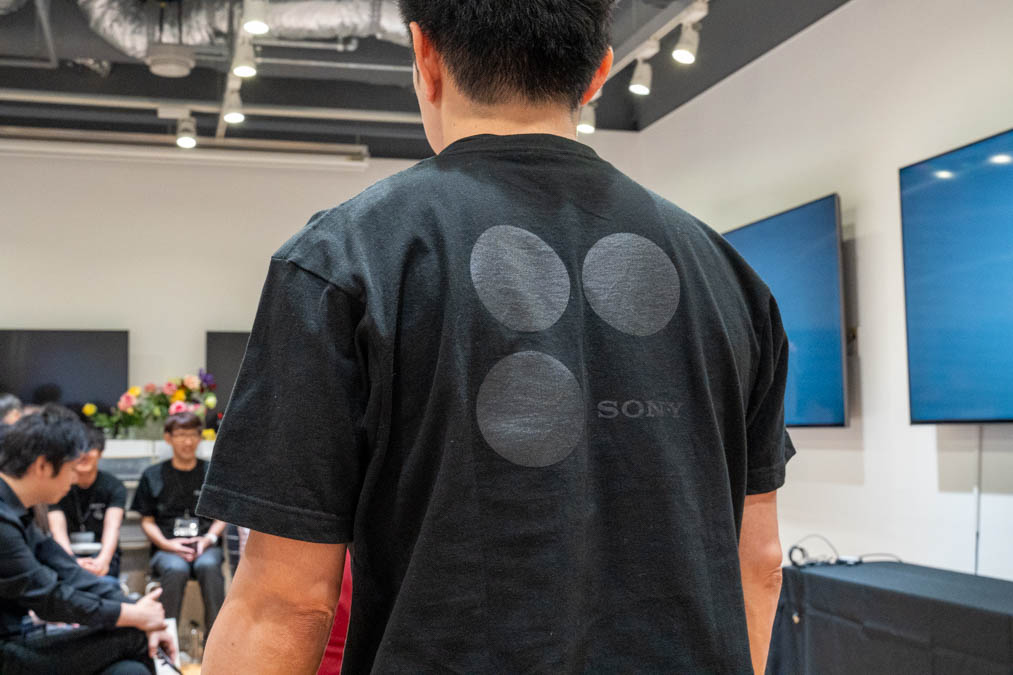 Xperia 1 VIII　デザインTシャツかっこいい
