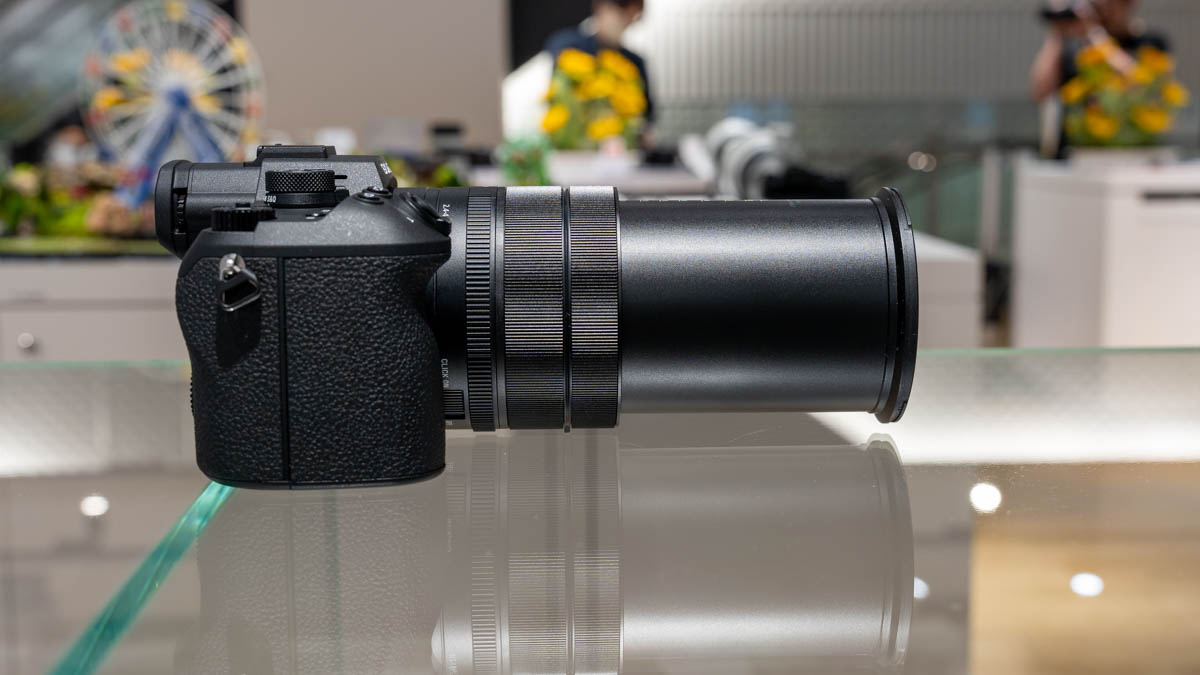 24-600mm F2.4-4.0のZEISSレンズ