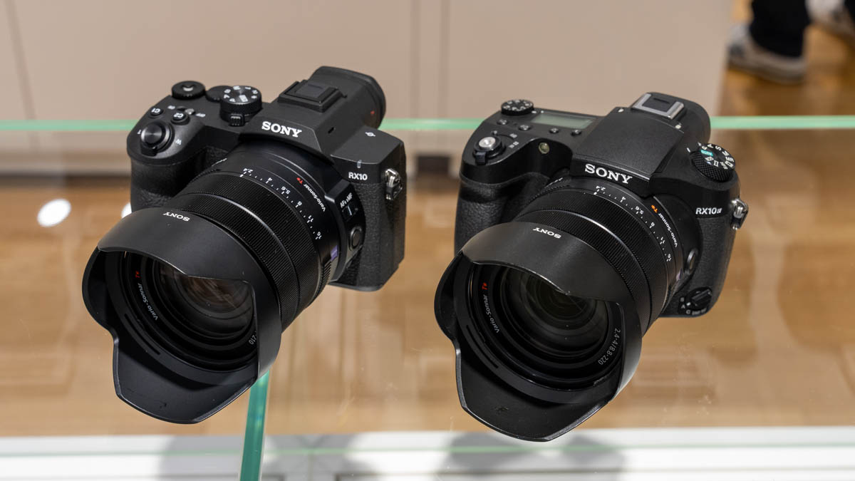 RX10シリーズの進化したデザイン