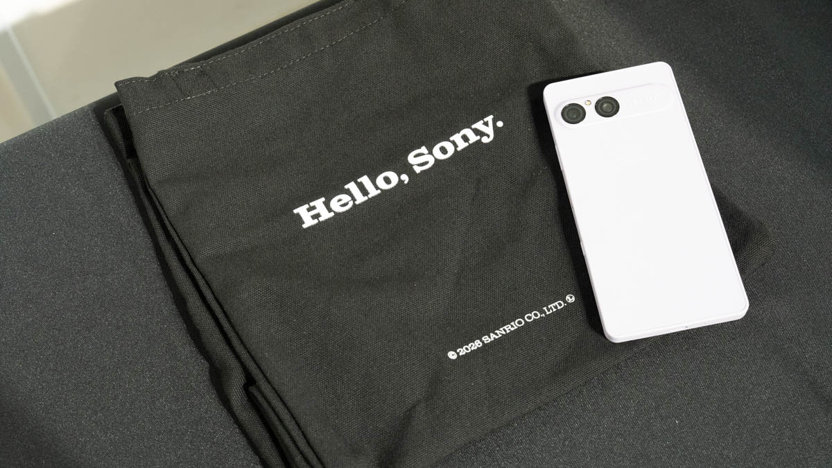 トートバッグは「HELLO KITTY | SONY」のシンプルデザイン