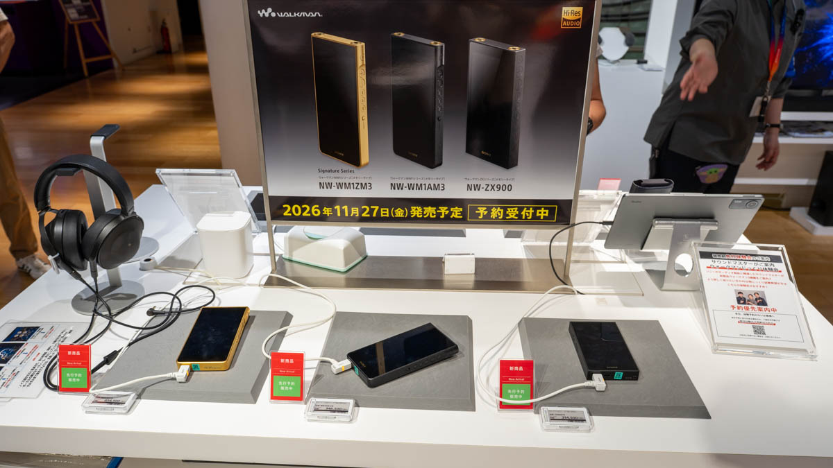 ソニーストア銀座の新型ウォークマン展示全景
